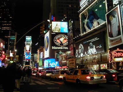 Times Square at night, looking south<br>Location: <a href="https://www.google.com/maps/search/?api=1&query=40.75929,-73.98506" target="_new">West 47th St and Broadway</a>